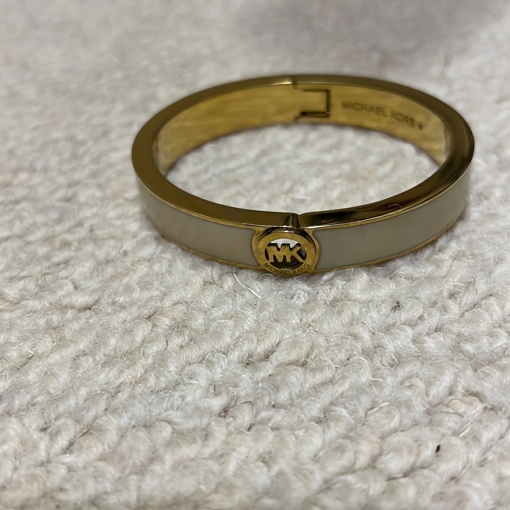 Beautiful Michael Kors bracelet